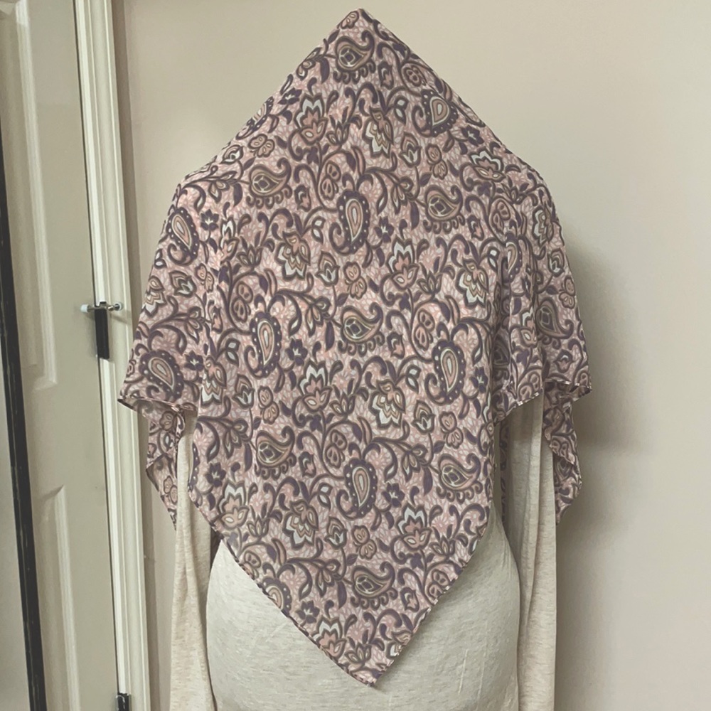 40”x40” Haute Hijab scarf